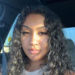 Meet your Posher, Akhirah